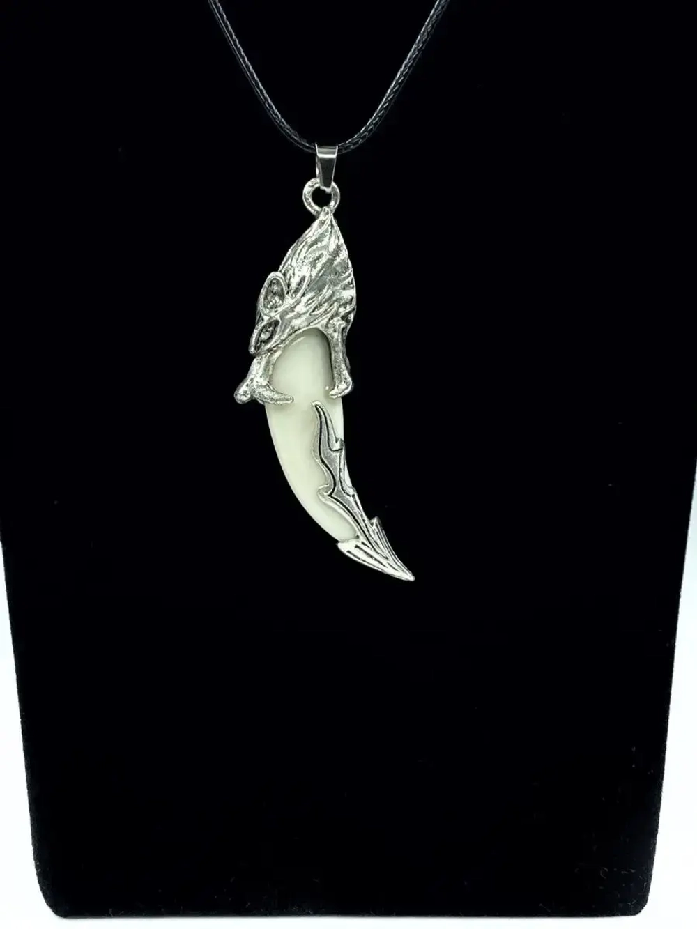 Амулет подвеска оберег Волчий Клык Зуб Волка талисман на шею