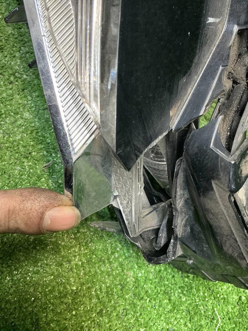 Битая Фара правая Toyota Camry xv70 (17-нв) LED