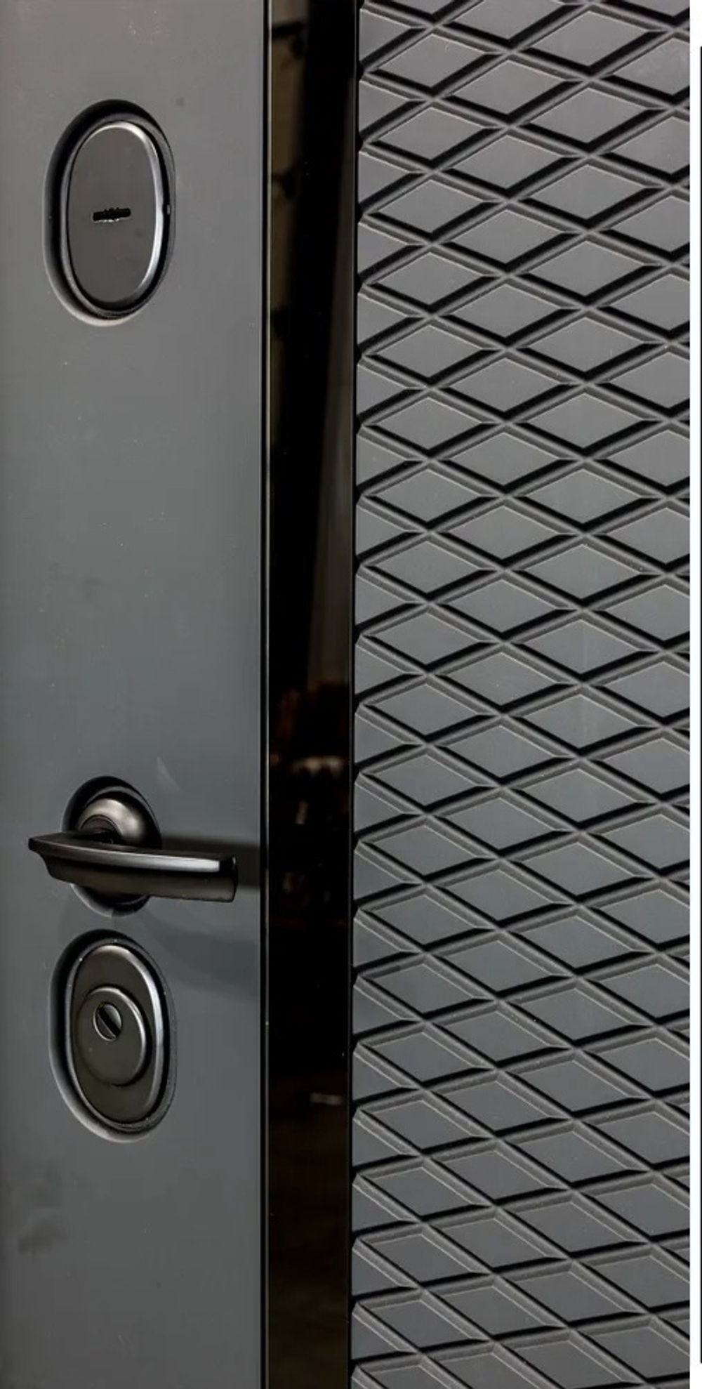Входная дверь в квартиру c зеркалом STR МХ - 47 Антрацит софт, вставка черное стекло /Д15 Большое зеркало, Сандал белый
