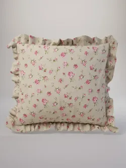 Декоративная наволочка с рюшами, оборками "Розовые бутоны на бежевом" 70х70 см, 1 шт, без молнии