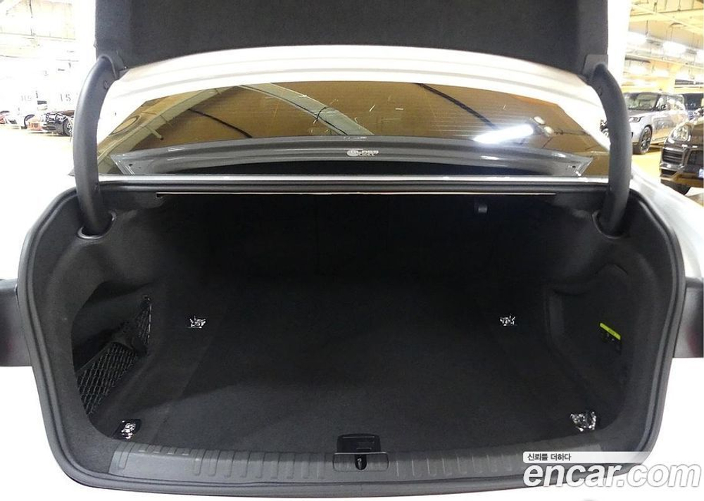 Audi A6 (C8) 40 TDI Premium (01.2023)