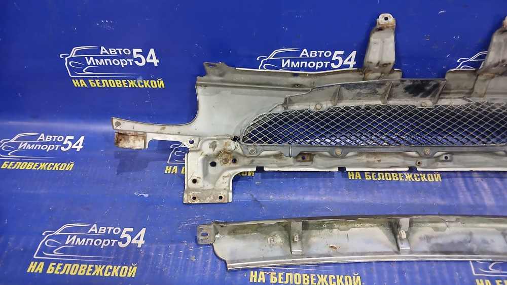 Решетка радиатора TOYOTA DUET 1999