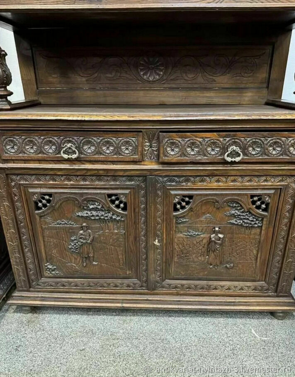 Старинный буфет в бретонском стиле