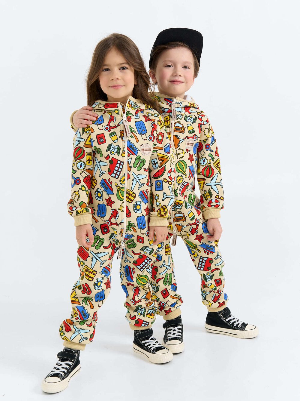 Комбинезон с клапаном и капюшоном "Travel story"