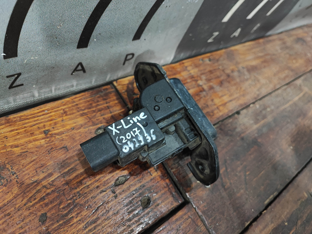 Замок крышки багажника Kia Rio 4 X-Line 17-нв Б/У Оригинал 81230H0200