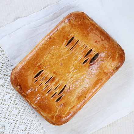 Постный пирог с яблоком и корицей