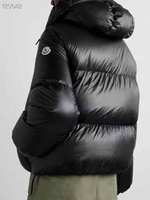 Пуховик Moncler