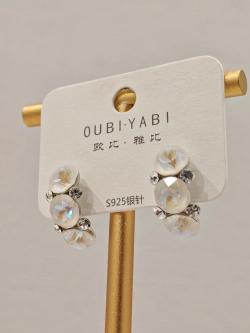 Серьги Oubi Yabi «Лунные кристаллы» Silver