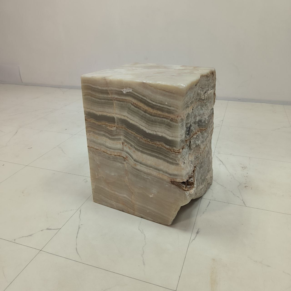 Стол из оникса 65583  (45*32*45) 0195