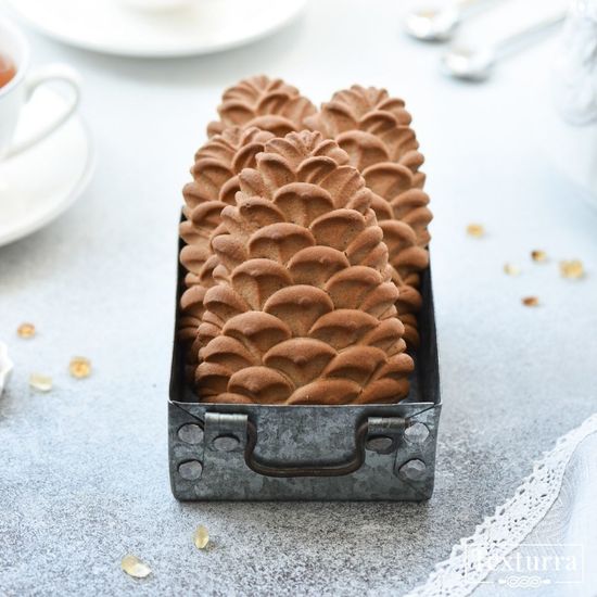 печенье, пряник в виде шишки