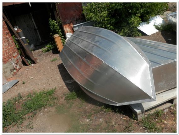 Алюминиевая моторно-гребная лодка Вятка Вариант