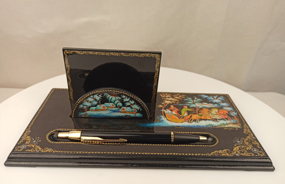 Визитница настольная с ручкой "Тройка" №1