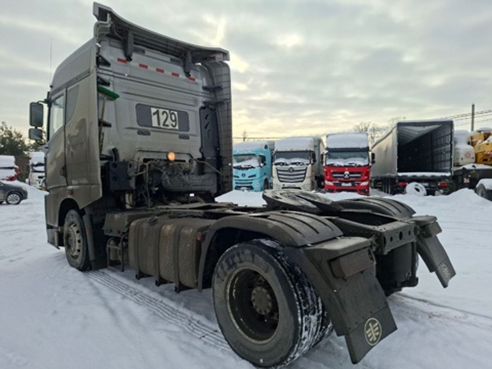 FAW JH6 4x2 Седельный тягач CA4180P25K15E5A80 (Дизельный, 11,6 л, 453 л.с., АТ)