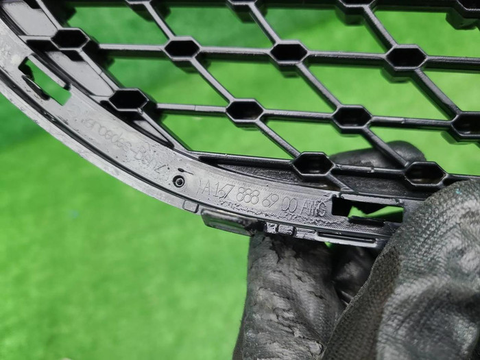 Решетка радиатора левая Mercedes GLE V167 (18-24)