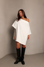 Футболка с отложным уголком