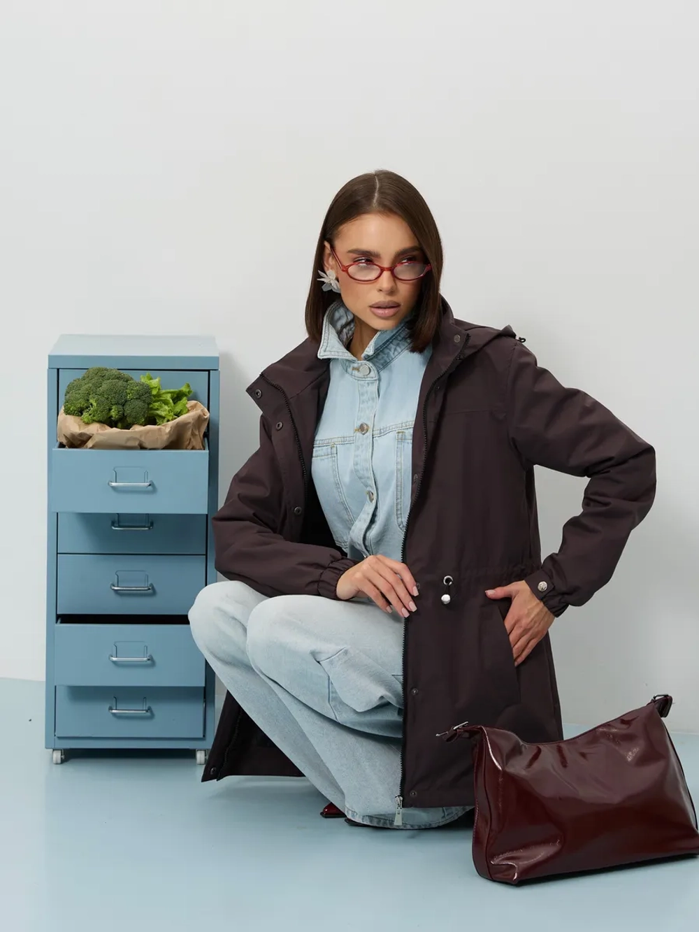 Ветровка с капюшоном удлиненная