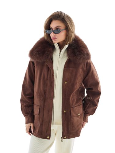 Шоколадный пуховик из эко-замши с мехом песца и кожаным воротником