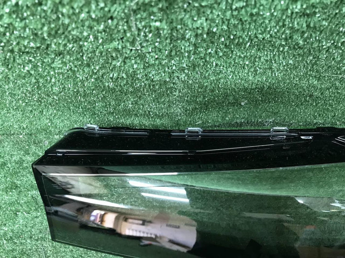 Стекло фары левое BMW 5er G30 (2020-2023)