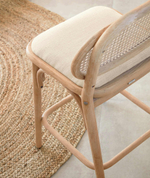 Барный стул Doriane из массива дуба с натуральной отделкой и мягким сиденьем 65 см