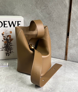 Loewe Medium Pebble Bucket 28 cm