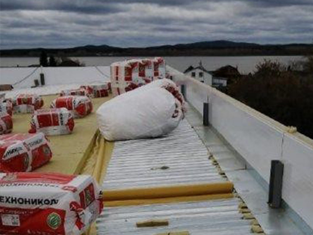 Поставка и монтаж кровли из ПВХ мембраны, система СМАРТ