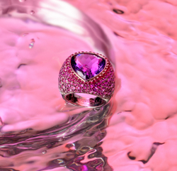 Кольцо с Аметистом, Рубинами, Розовыми Сапфирами и Бриллиантами, R0040-3/25