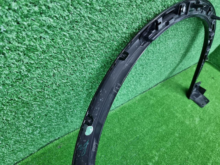 Расширитель передний правый Lixiang L9 (2022-н.в.)