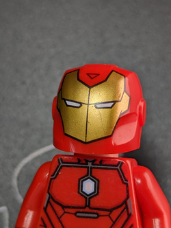 USED Непобедимый Железный человек sh0368