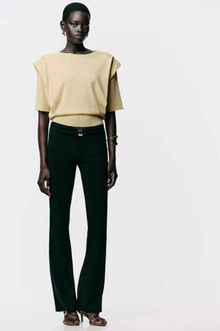 ZARA ТРИКОТАЖНЫЙ ТОП С ПОДПЛЕЧНИКАМИ, ЦВЕТ СЛИВОЧНОГО МАСЛА
