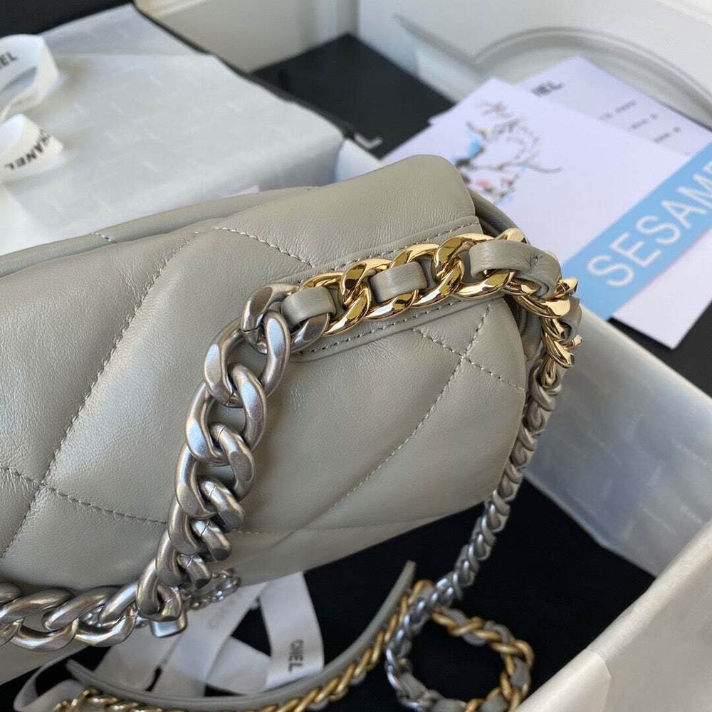 Chanel 19 26 cm