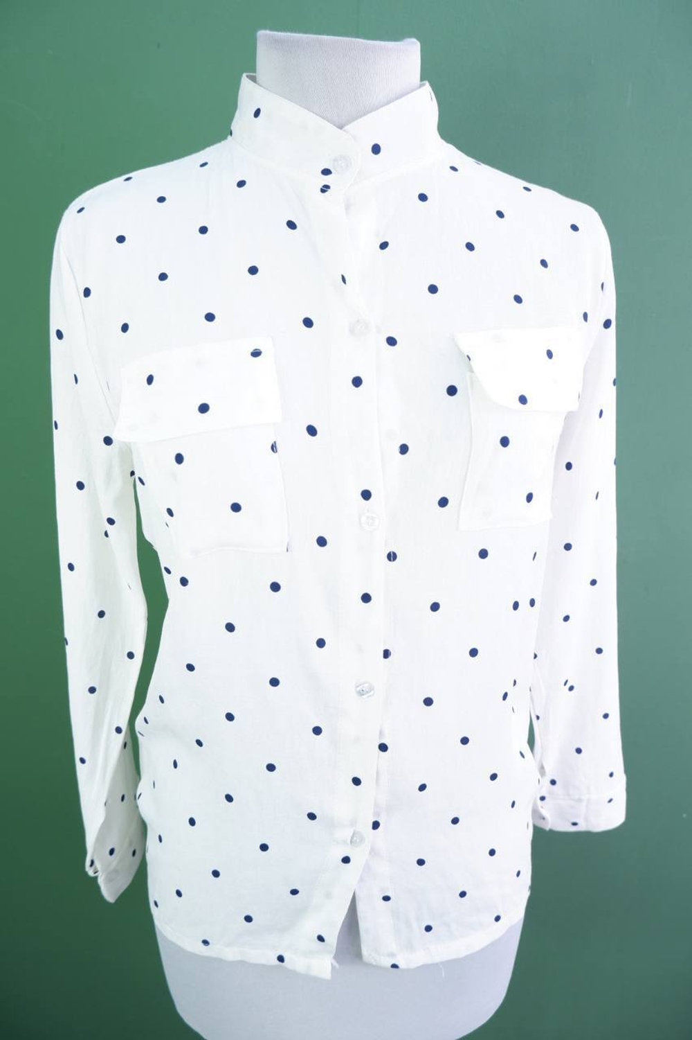 Блузка в игривый горошек, визуально на 46 размер