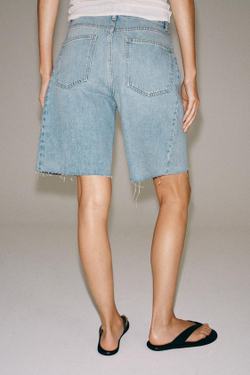 ZARA ДЖИНСОВЫЕ ШОРТЫ RELAXED СО СРЕДНЕЙ ПОСАДКОЙ — ZW COLLECTION, ЛИНЯЛЫЙ СИНИЙ
