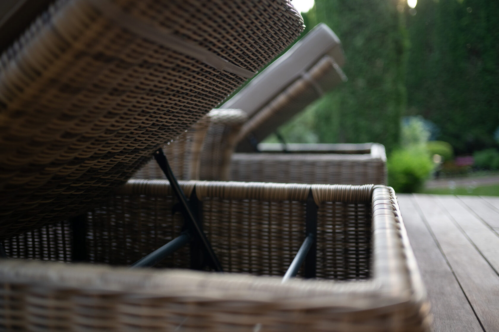 Шезлонг-лежак Besta Fiesta из искусственного ротанга Besta Fiesta ЛЕОН, светло-бежевый