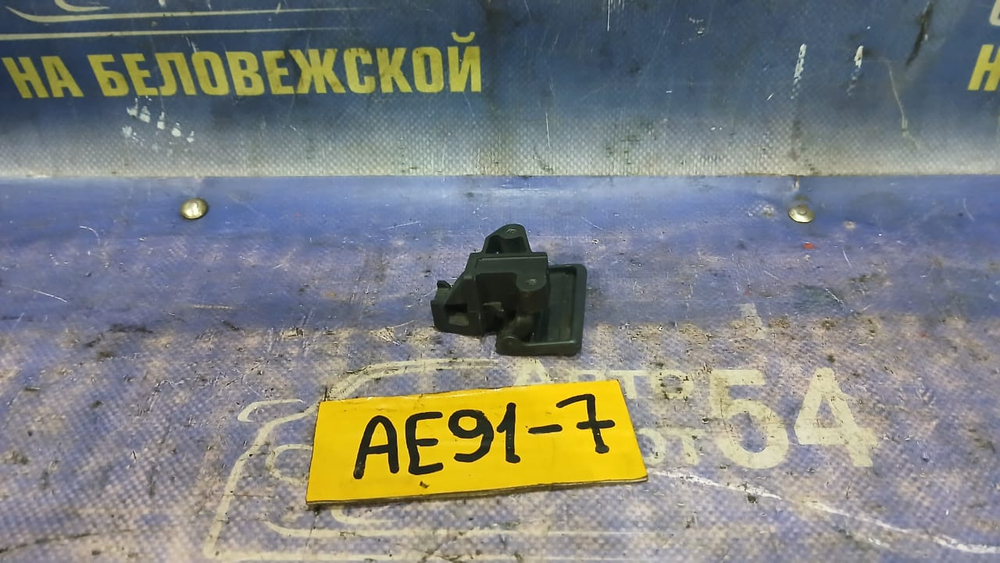 Бардачок пассажирский TOYOTA LEVIN 1990