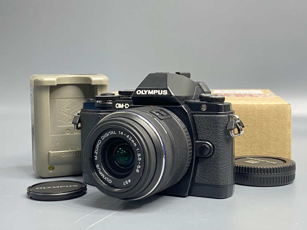 Olympus OM-D E-M10 kit 14-42mm