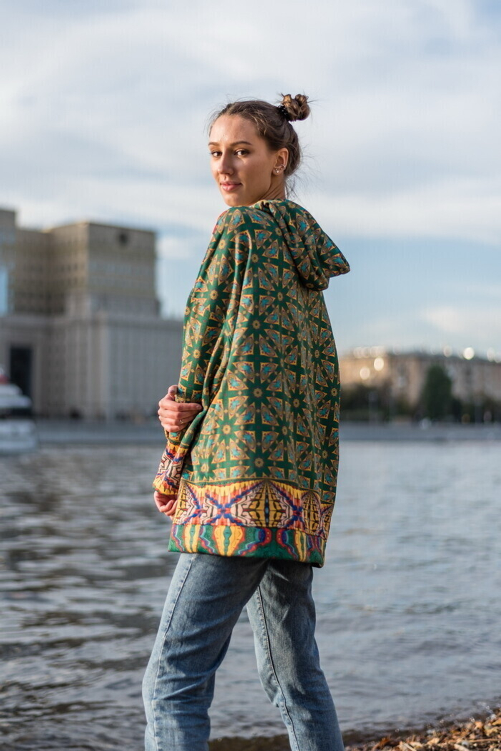 Худи "Миро зелёный", по мотивам живописи Жоана Миро