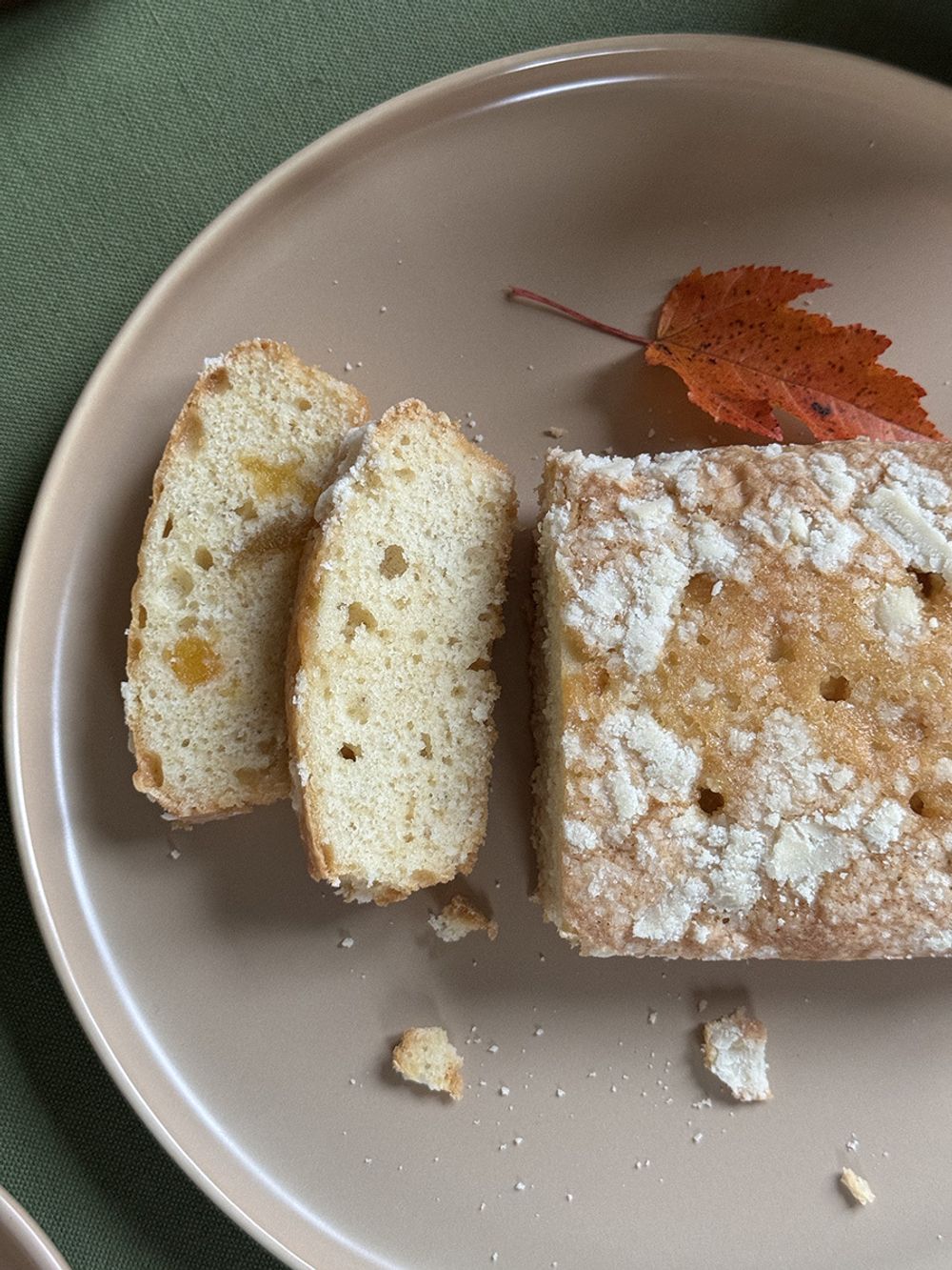 Набор из двух тарелок бежевого цвета из коллекции Essential, 25 см