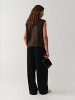 Жилет вязаный