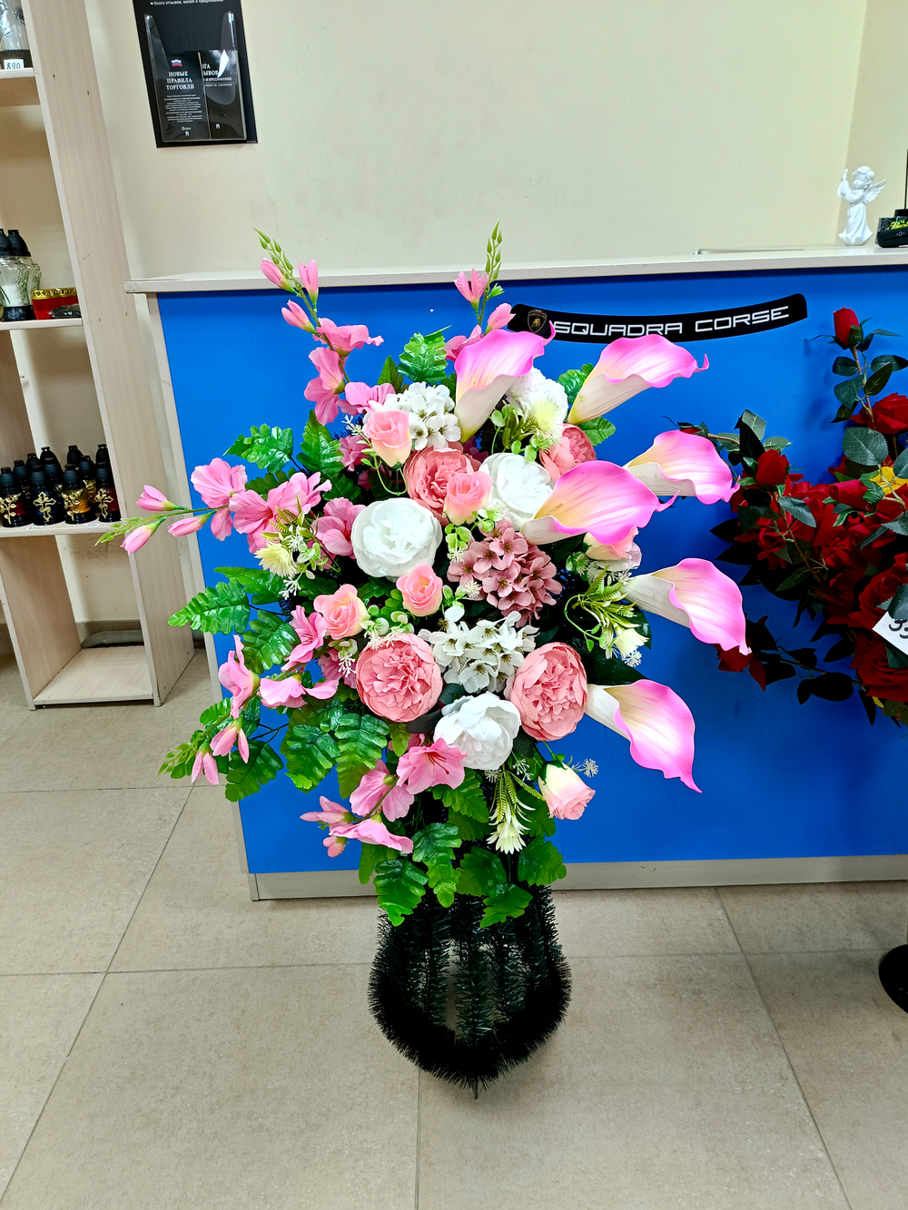 Вазон высокий пышный