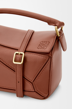 Loewe Сумка-мини Puzzle Featherlight из овечьей кожи наппа, коричневый