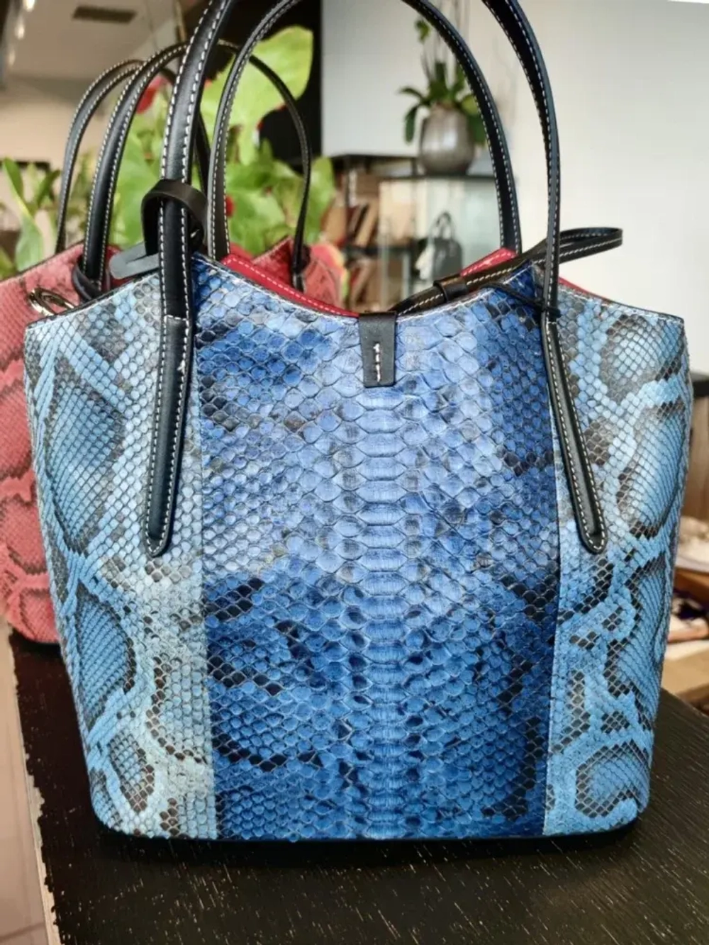 Сумка из натурального питона сине-голубого цвета