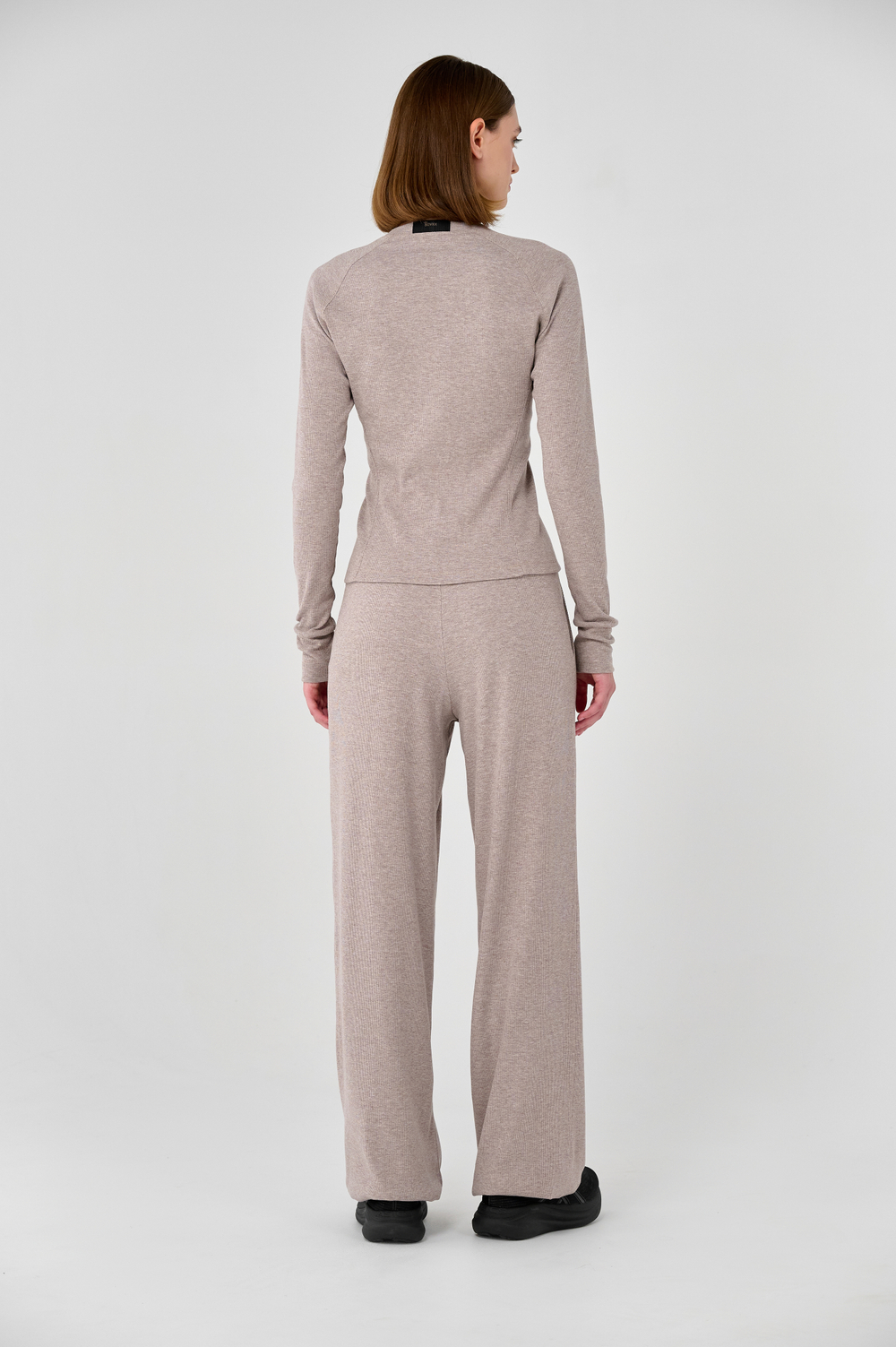 Лонгслив приталенный с рельефом