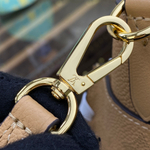Louis Vuitton On My Side MM