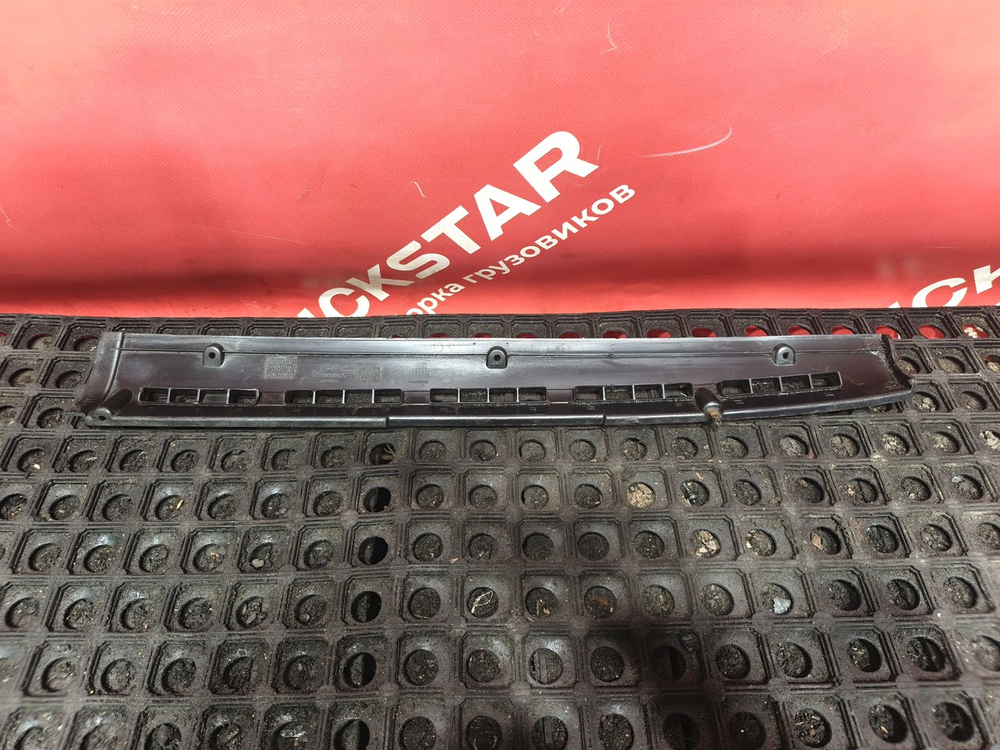 Накладка торпедо правая 2019г.