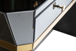 Консоль зеркальная Garda Decor с двумя ящиками и золотистой отделкой