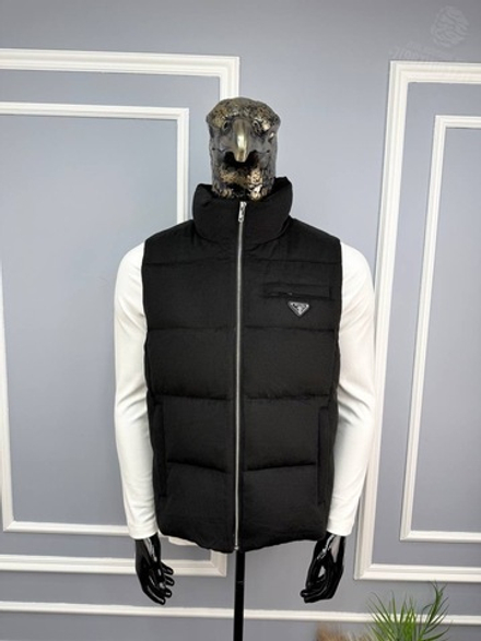 Пуховый жилет Prada