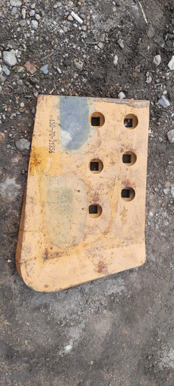 Нож Komatsu D85 боковой правый 150-70-21346