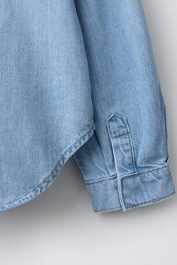 ZARA ДЖИНСОВАЯ РУБАШКА С ВЫШИТЫМИ ЦВЕТАМИ НА ВОРОТНИКЕ, СИНИЙ