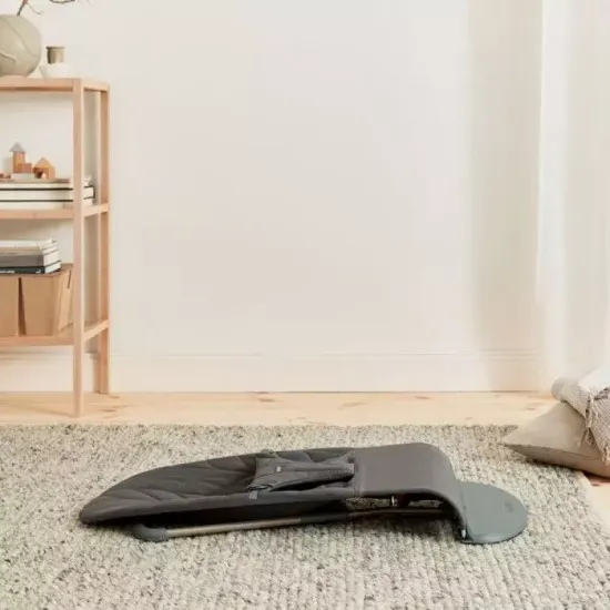 Кресло-шезлонг BabyBjorn Bliss petal quilt, anthracite