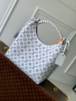 Louis Vuitton Carmel